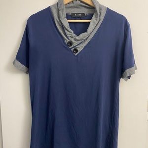 Barely worn men’s t-shirt with scarf “fake out”